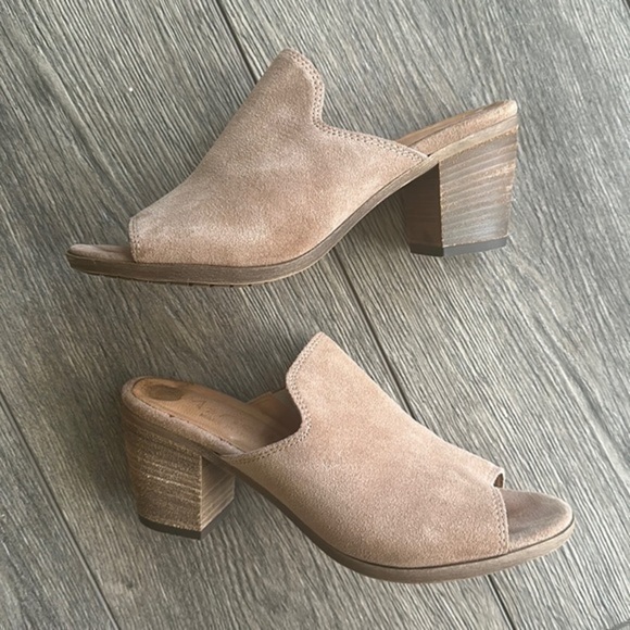 Mariella shies slip on tan suede block heel size 7 - Picture 1 of 10